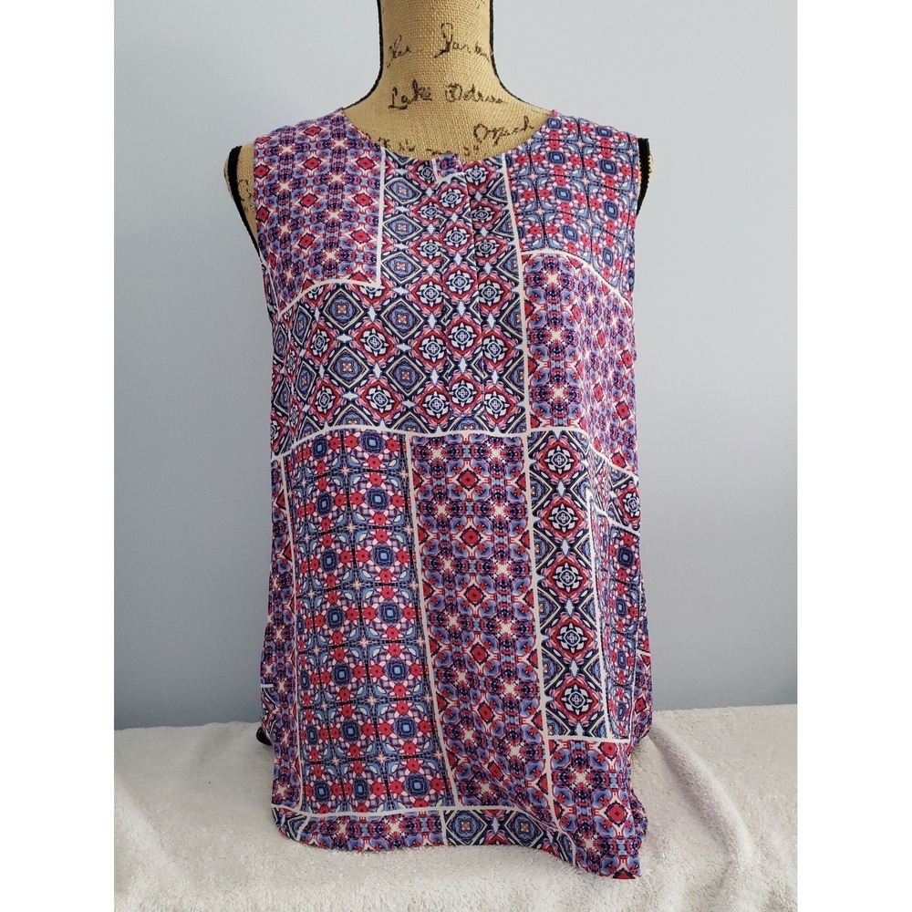 Violet & Claire Womans Sleeveless Tank Top Size Medium 3/4 front button